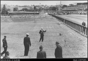Walter_Hoysted_Anti_Whip_Protest_Flemington_1966